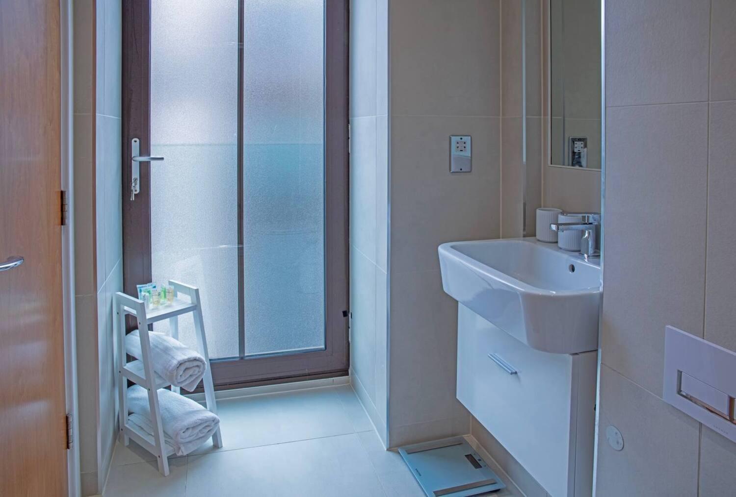 Westminster 2 Bed 2 Bath Apartment Лондон Екстериор снимка